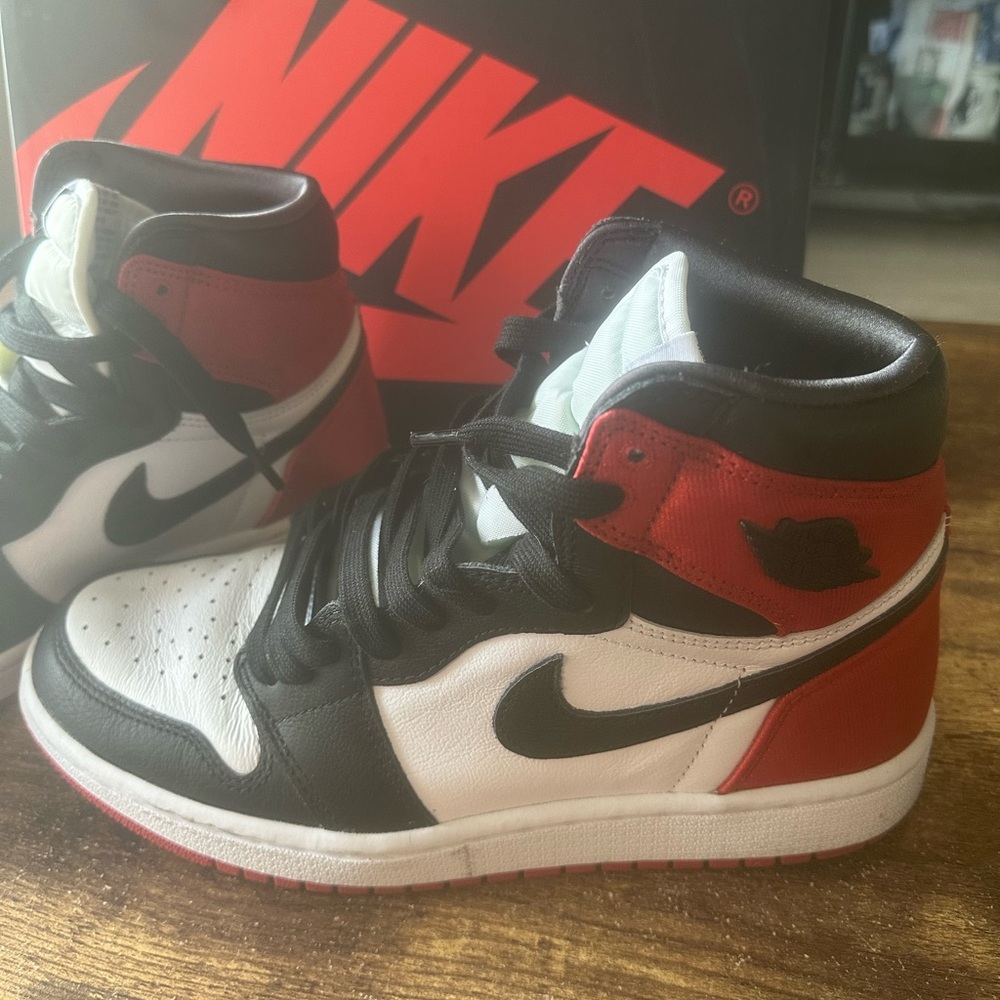 Nike Air Jordan Retro High - Black, White, Red